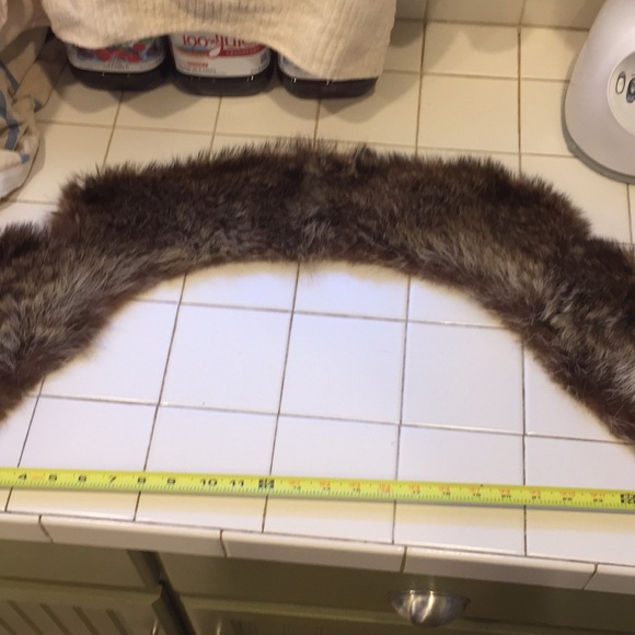 Real raccoon fur collar 26” - Picture 1 of 8